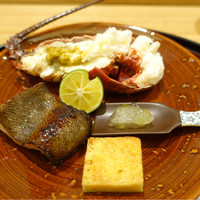 日本料理 太月 - 焼き物(焼き八寸) 伊勢海老の塩蒸しと銀鱈のもろみ焼き