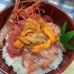 塩釜仲卸市場 マイ海鮮丼コーナー - ウニ、中落ち、ボタン海老丼！¥1230