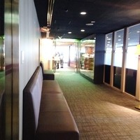 アイリス - この奥が入り口