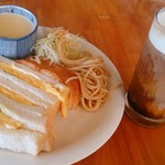 ヴァリスタ - Ｂセットサンドイッチ(玉子・ハム・ツナから選択)・茶碗蒸し・パスタ・サラダ
            ※＋150円でたっぷりチーズの玉子サンドのプレミアムＢセットも選択可能