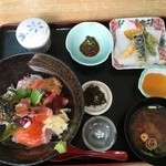 浜りょう - 日替わり海鮮丼 1,680円