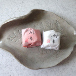 加賀藩御用菓子司 森八 - 私が作った益子焼に紅白の千歳