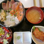 Kitaguni - 海鮮丼とザンギのセットランチ
