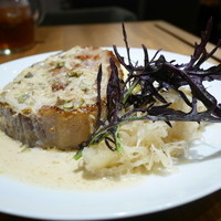 Les Jardin des dodine - 厚切りの豚肉と添え物