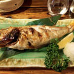 のど黒塩焼（1匹￥2916）。北陸を代表する高級魚、今夜は贅沢に！