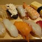 Sushi Izakaya Yataizushi - 寿司9貫　899円