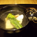 馳走 とし藤 - お椀　明石産鯛とごま豆腐のお吸い物