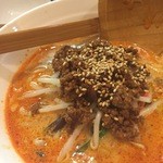 かつぎや - 担々麺のキモはこの肉そぼろ