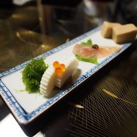 石ばし - お通し(山口の蒲鉾、鯛の昆布〆、高野豆腐)