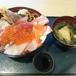うみの駅 七のや - 特選海鮮丼　（竹）