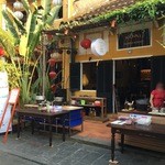 MangoRooms  - 裏通りからの入口。（こちらが正面かも）