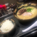 とんこつラーメン 拉餃びー - 