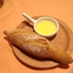 フレンチキュイジーヌ ティアレ - パン