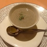 フレンチキュイジーヌ ティアレ - ゴールドラッシュのポタージュ