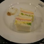 小樽洋菓子舗ルタオ 本店 - サンドイッチも一口サイズなので食べやすいです