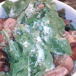 Pizzeria 26 - ベーコンとパルミジャーノチーズと黒オリーブのモリモリサラダ