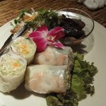 ベトナム フロッグ - 海老と野菜の生春巻き＋特選前菜２種盛り合わせ（魚フライと茄子）
