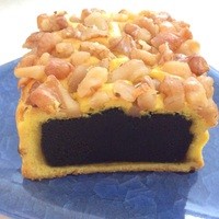 横浜中華街 重慶飯店 本館 - 上がクルミで中がごまあん(๑′ᴗ‵๑)♡あま～♪