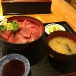 海鮮料理 みはる - マグロ丼1000円