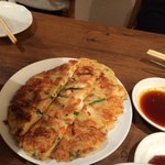 Korean Dining ハラペコ食堂 - 海鮮チヂミ