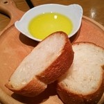 ブー ジュニア - おかわり自由のパン