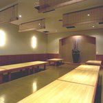 Uehommachi Washoku Izakaya Kirakuya Isuzu - 最大60名様までご着席いただける掘りごたつ席をご用意。