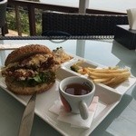 イル キャンティ カフェ 江の島 - ソフトシェルクラブバーガーセット　1380円