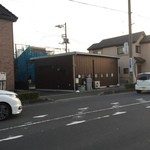 ポルダー ベーグル - ユリノキ通りから見たお店