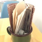 ポルダー ベーグル - ベーグルサンドを包む紙と砂糖、ミルク。