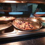 George's Takeaway - ピッツァのコーナー、１枚３＄くらいでお安い、どんどん売れています。