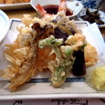 天八 - サクッと揚がった天ぷらは、胃にも優しい逸品