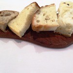 クッチーナ イタリアーナ ガッルーラ - パン