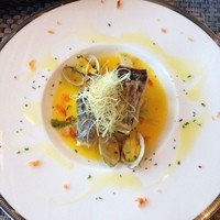 R restaurant & bar - メイン