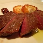 ルカ - 尾崎牛のロースト
      絶妙の火加減です。うまい！！