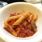 山猫軒 - 自家製パンチェッタ入り絶品アマトリチャーナ