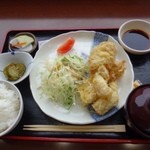 Michi No Eki Nakatsu - ◆主人は「とり天定食（780円）」・・とり天は結構ボリュームがありますね。
                        鶏肉自体は柔らかいそうですが、お味としては普通だそう。