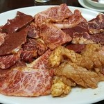 金平焼肉店 - カルビ、ハラミ、ミノ、心臓