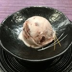 花ごころ 緑苑  - 桜餅アイスクリーム