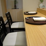 日本料理 太月 - ☆大将の前はプラチナシートです☆
