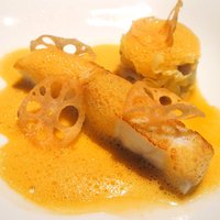 FURUYA　augastronome - ランチコース 4320円 の青森産真鱈 蓮根のチップス 春キャベツ パプリカのクリームソース