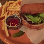 American Dining Bar HI-BRICK - ハッシーズバーガー