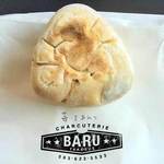 BARU竹末 - いちご＆あんこ 白かびチーズ＋練乳（250円）