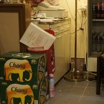 クルワ・プリックタイ - タイ麦酒のチャン（像）冷えてます