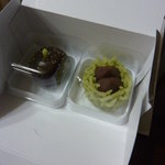 虎屋 - 取り出しやすいように、開きます