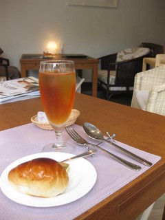 浅草茶房 - アイスティーとランチのパン