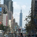 鼎泰豊 - 【16年3月】お店前からは台北101が見えます！