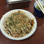 大阪城 - 豚、キャベツ、目玉焼きを混ぜて食べるヤツ(;^_^A