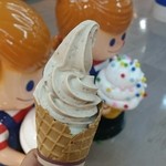 津田の松原サービスエリア（上り線） スナックコーナー - しょうゆ豆ソフトクリーム