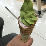 菓匠茶屋 - 桜スペシャルソフト（310円）