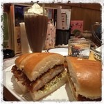 コメダ珈琲店 - みそカツサンド¥820
とアイスココア¥520